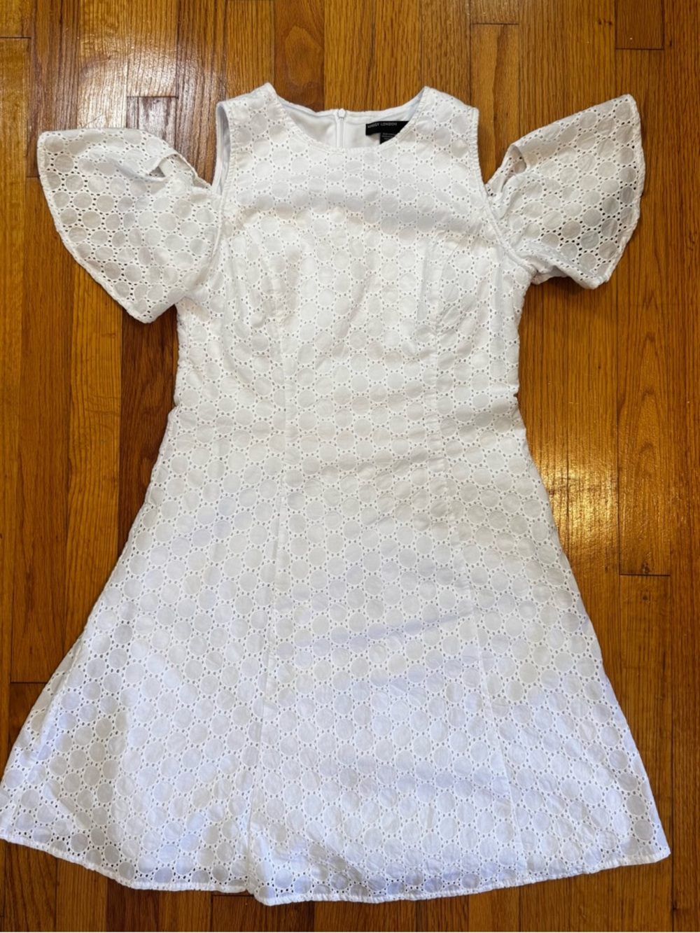 NWT Maggy London Women’s White Lace Off The Shoulder Shift Dress Size 10 Mini